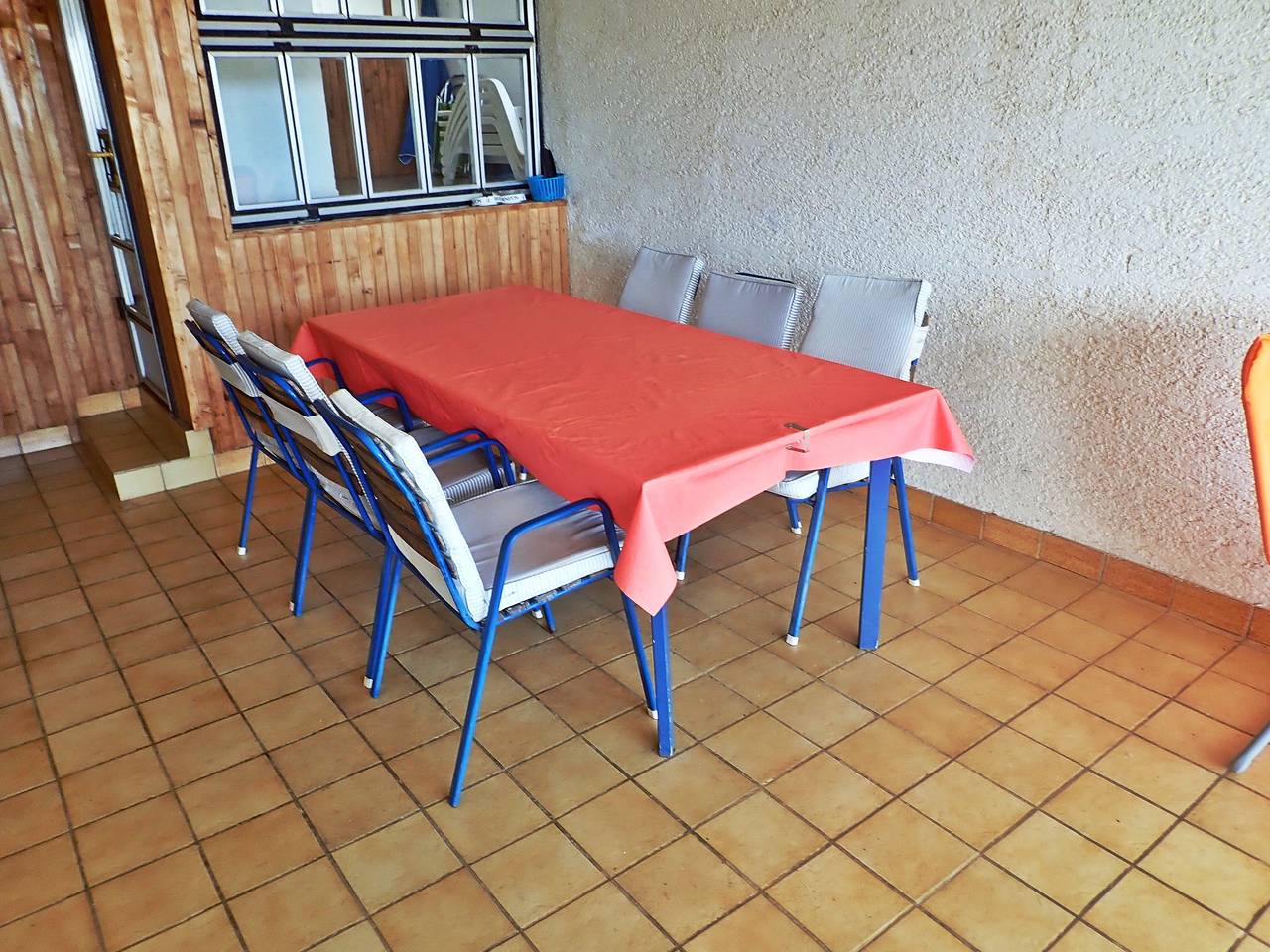 Entire apartment, Holiday apartment for 5 people with balcony in Starigrad, Zadar
