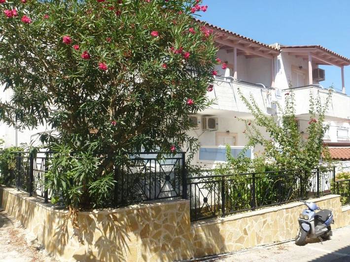 Gîte pour 2 personnes, avec jardin dans Benitses
