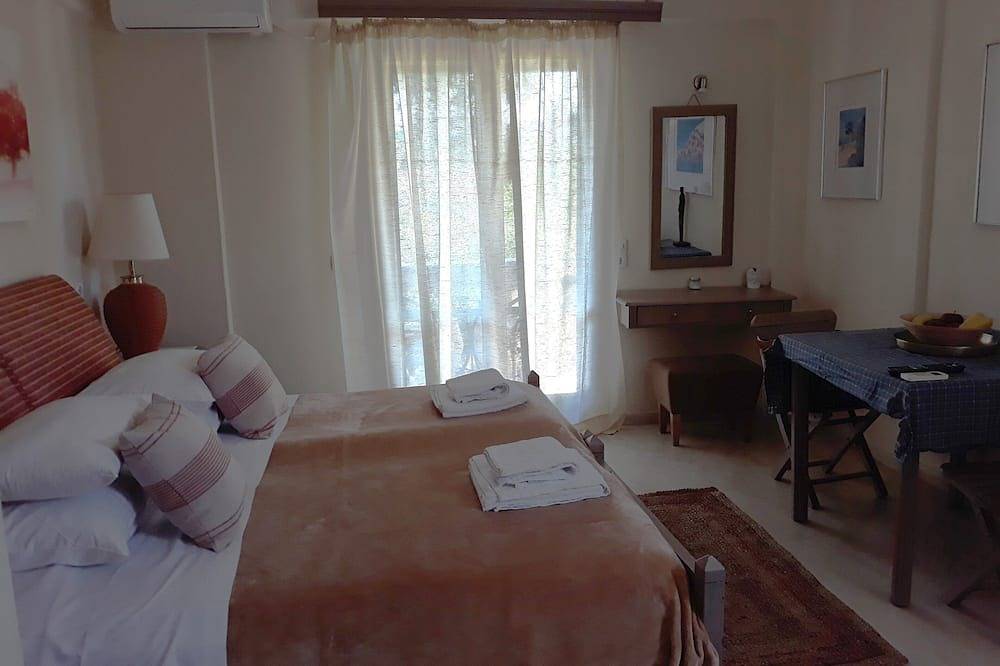 2Br Balconies & Pool – Apt 3 in Corfu