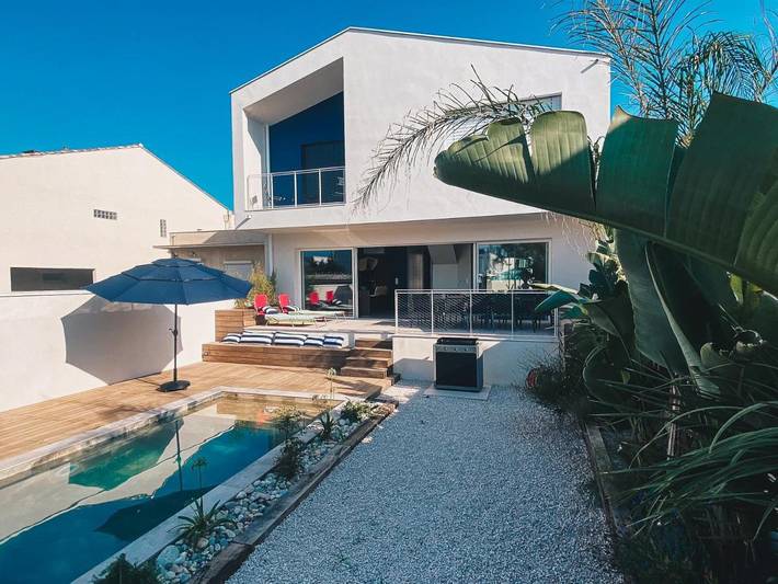 Villa pour 12 personnes, avec terrasse ainsi que piscine et jardin, animaux acceptés à Mauguio - 2