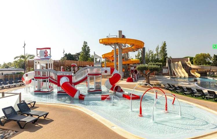 Camping pour 6 personnes, avec bassin pour enfant ainsi que piscine et jardin à Torreilles - 2