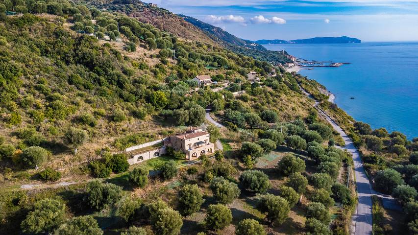 Casa vacanza per 9 persone, con Terrazza e Giardino a Pisciotta