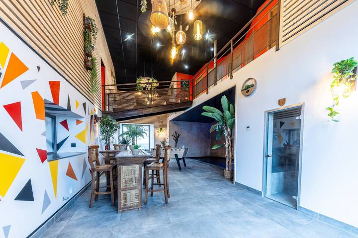 Gîte pour 12 personnes, avec jardin ainsi que jacuzzi et terrasse, animaux acceptés en France - 3