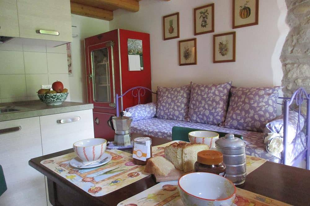 Ca 'Minù en las colinas de Prosecco, clima, wifi, mascotas bienvenidas, jardín de rosas in Tarzo, Carnic Prealps