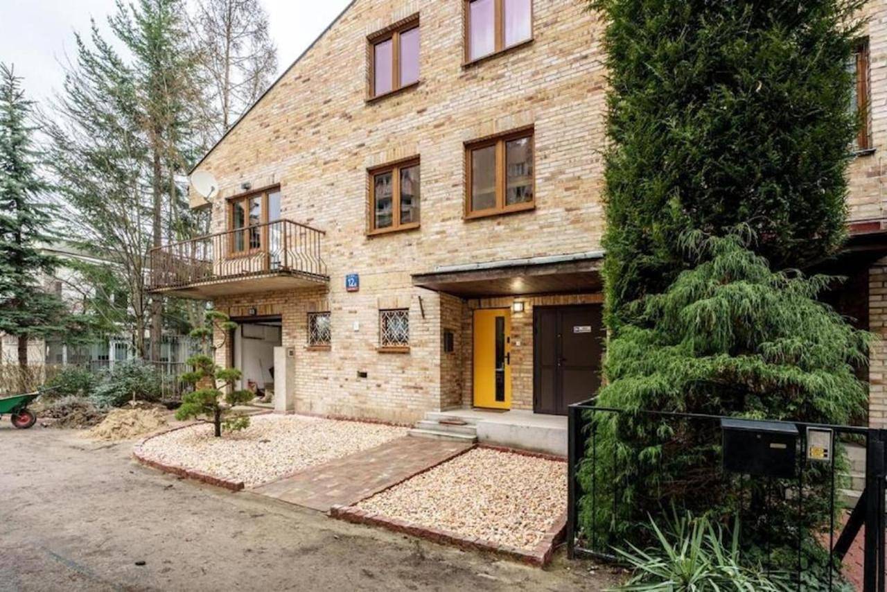 Golden Villa Saska Kępa Luxury Retreat with Garden & Design Interior in Warschau, Masowien