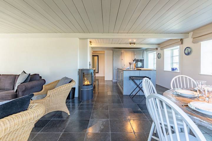 Schleusenwärter Luv: Ferienhaus mit Sauna, Kaminofen & Terrasse für bis zu 6 Gäste in Neukirchen (Nordfriesland), Nordfriesland