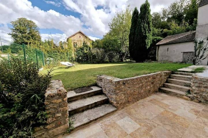 Casa de vacaciones para 12 personas, con jacuzzi además de terraza y jardín - 1