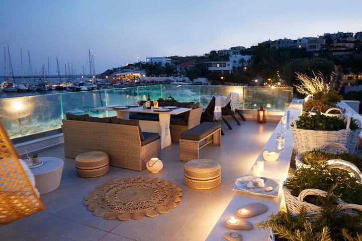 Location de vacances pour 6 personnes, avec jacuzzi et balcon dans Finikas