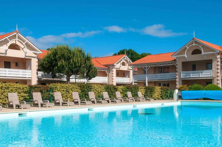 Appartement de vacances entier, Appartement 5 personnes dans Résidence *** avec Piscine in Soulac-sur-Mer, Parc naturel régional du Médoc
