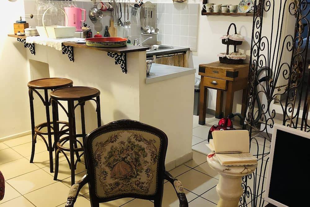 Ganze Wohnung, Bohemian chic in the heart of Avignon - apartment \"Alice\" in Avignon, Vaucluse