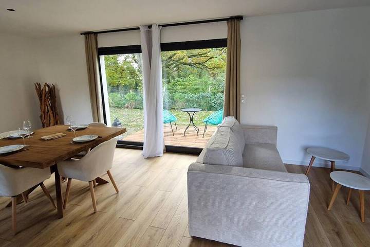 Gîte pour 4 personnes, avec jardin et terrasse à Janville