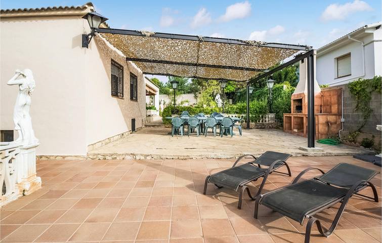 Apt 110 confortable près de la plage de Cal Guinovart avec AC, piscine et WiFi in Roda de Berà, Costa Dorada
