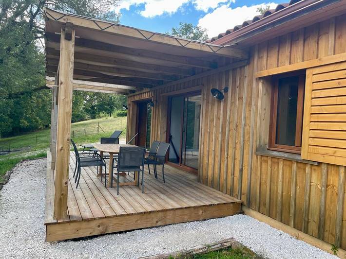 Gîte pour 6 personnes, avec jardin ainsi que terrasse et vue sur le lac à Sergeac - 4