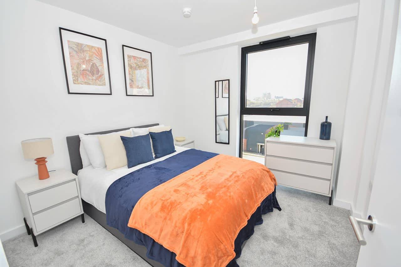 Ganze Wohnung, Modern 2 Bedroom Apartment in Manchester w Balcony in Greater Manchester