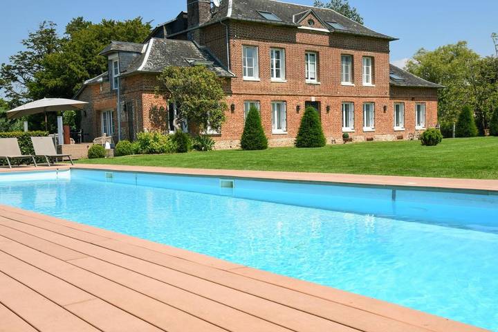 Gîte pour 2 personnes, avec vue et piscine ainsi que jardin et sauna à Sainte-Marie-des-Champs