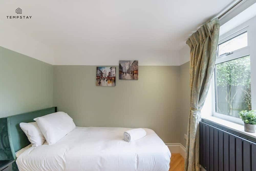 Stylish Home ❤ Free Parking - 10 Mins To Legoland! in Windsor, Berkshire