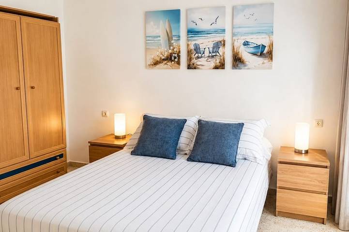Appartement entier, Beachfront El Morche / 4-Bedroom Ocean View in Torrox Costa, Torrox
