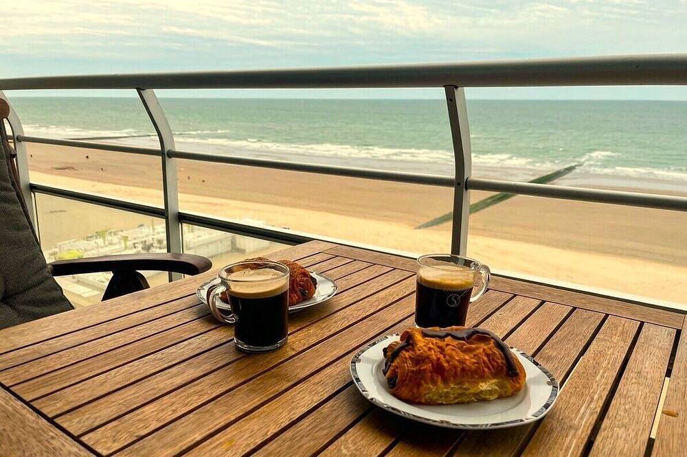 Geheel appartement, Panoramisch zeezicht | Balkon | Promenade | 2 pers | Garage optioneel | Westende in Westende, Middelkerke