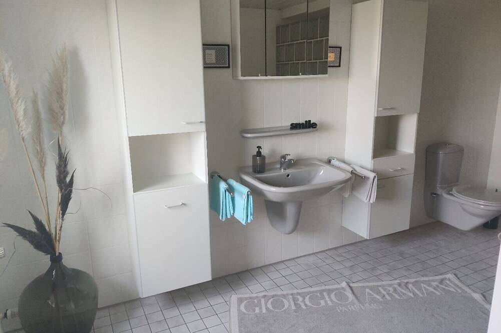 Ganze Wohnung, Apartment im Grünen - große, gepflegte 2-Zi-Wohnung mit besonderem Flair in Bad Wünnenberg, Nordrhein-Westfalen