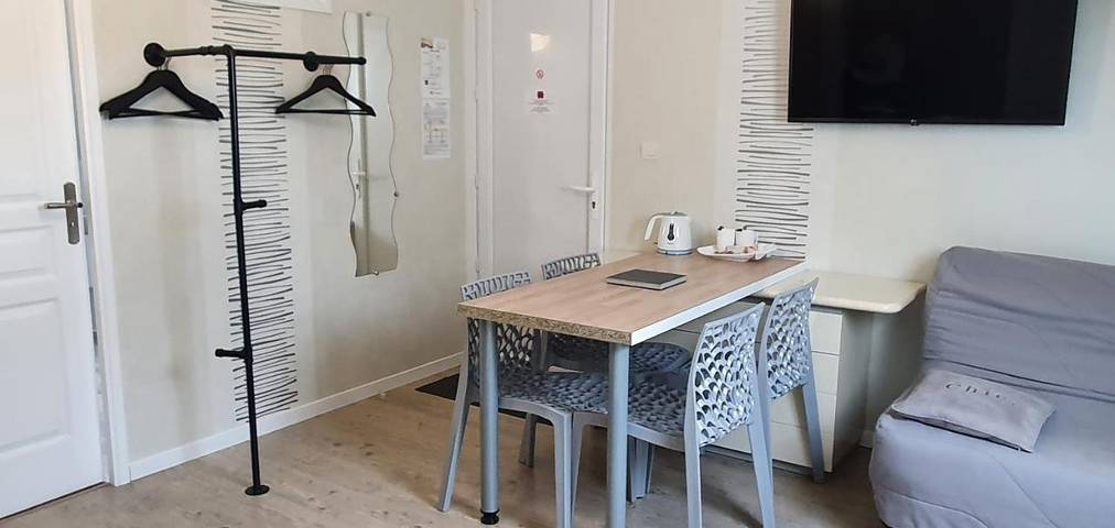 Maison d’hôte pour 4 personnes, avec Terrasse et Jardin ainsi que Piscine et Vue à Saint-Riquier - 4