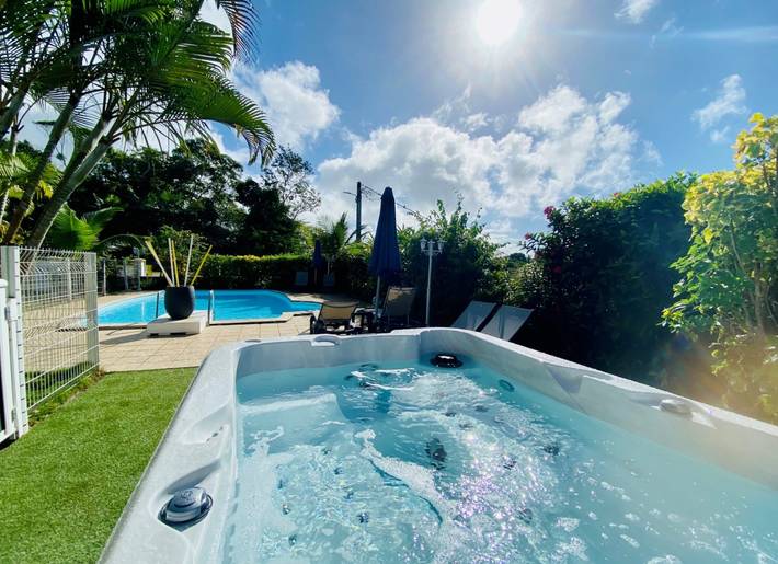 Gîte pour 5 personnes, avec piscine et jacuzzi ainsi que jardin et terrasse dans DOM-TOM - 2