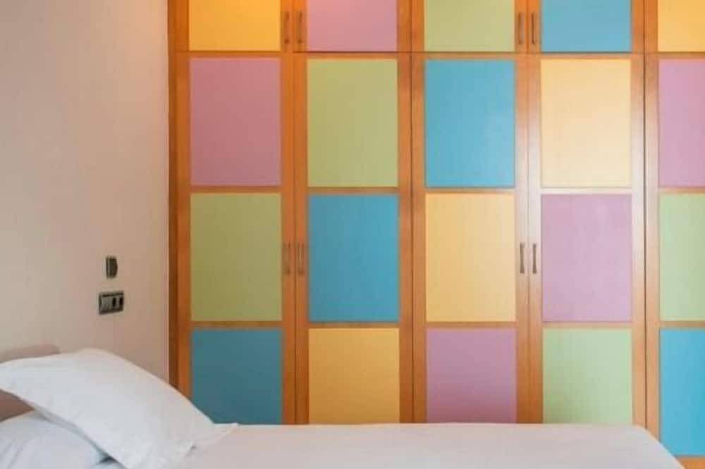 Th100 Villa in Tamarit with sea views in La Móra, Tarragona