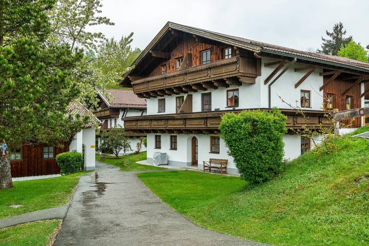 Ferienwohnung für 5 Personen, mit Balkon und Garten sowie Sauna