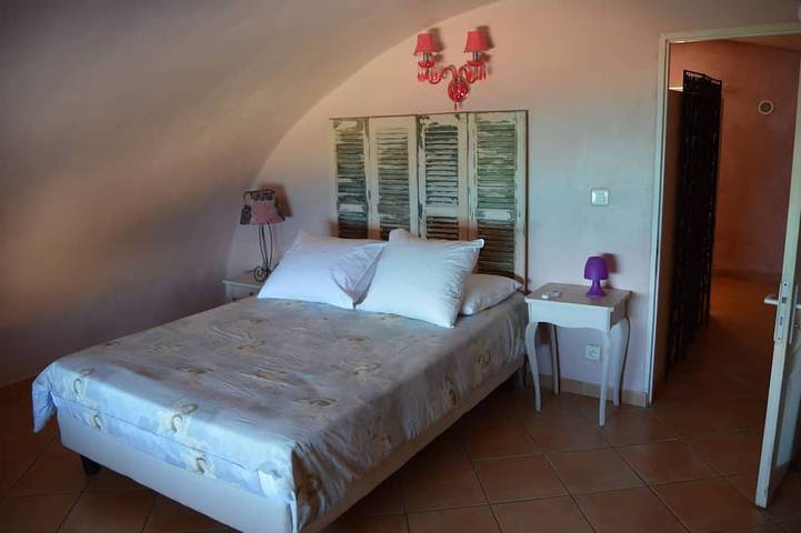 Gîte pour 4 personnes, avec terrasse à Algajola - 2