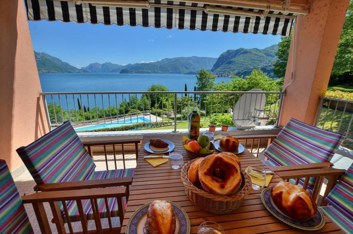Ferienwohnung für 4 Personen, mit Terrasse und Pool sowie Ausblick und Seeblick in Comune di San Siro - 2