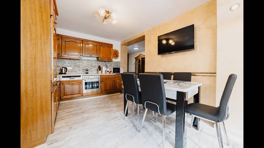 Gîte pour 6 personnes, avec vue et terrasse à Brașov - 3