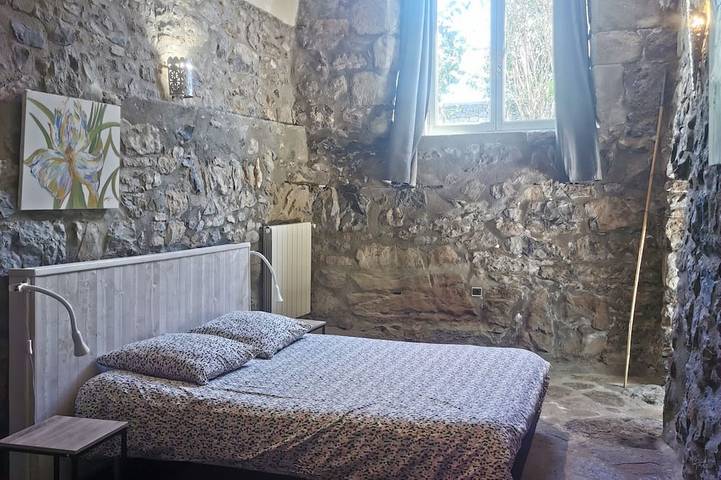 Gîte pour 6 personnes, avec jardin à Montréal (Rhône-Alpes) - 4