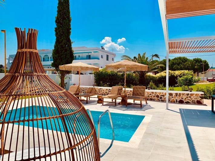 Ferienhaus für 6 Personen, mit Whirlpool und Garten sowie Pool in Faliraki