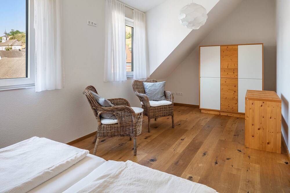 Modernes Ferienhaus Paula mit Pool am Kaiserstuhl in Ihringen - Wasenweiler, Ihringen am Kaiserstuhl