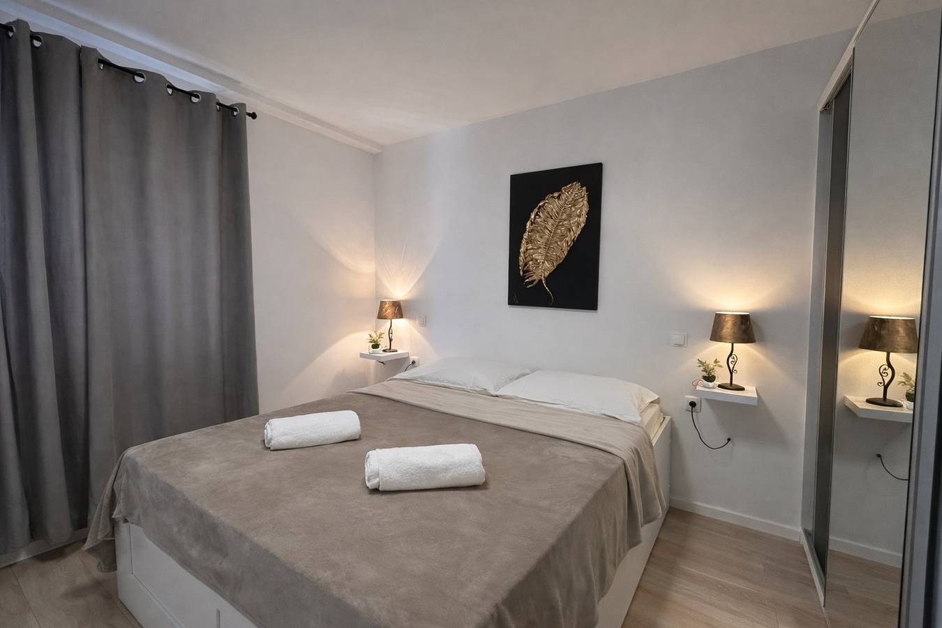 Ganze Wohnung, 2 Bedroom Apartment Karla A2 for 4 person in Stanići near city Omiš  in Stanici, Omis-Riviera