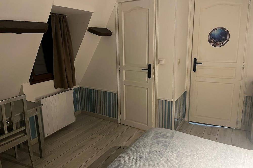 Maisons Normandes pour 12 pers. - Piscine Chauffée - 30 km de la côte normande in Épaignes, Région de Bernay