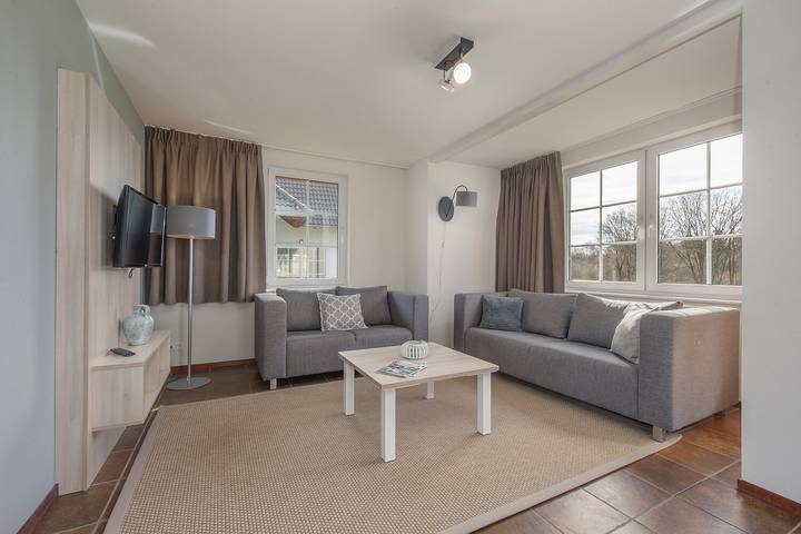 Bungalow für 5 Personen, mit Balkon und Balkon/Terrasse sowie Terrasse und Garten