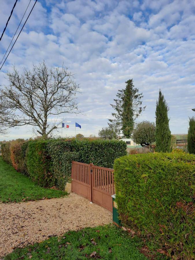Gîte pour 2 personnes, avec vue ainsi que terrasse et jardin dans Voillecomte - 2