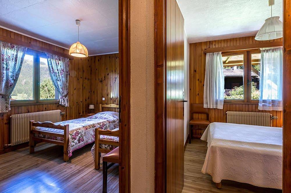 Appartement entier, Rez de chalet calme avec terrasse - 2 chambres, proche pistes à La Clusaz in La Clusaz, Région d'Annecy