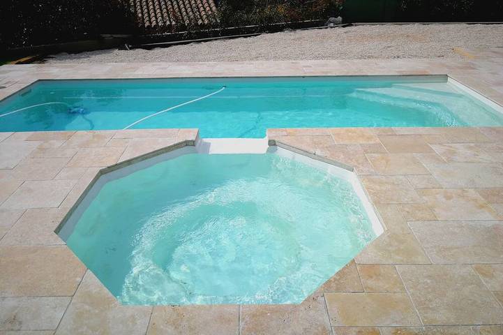 Villa pour 6 personnes, avec jacuzzi ainsi que jardin et terrasse à Montauroux