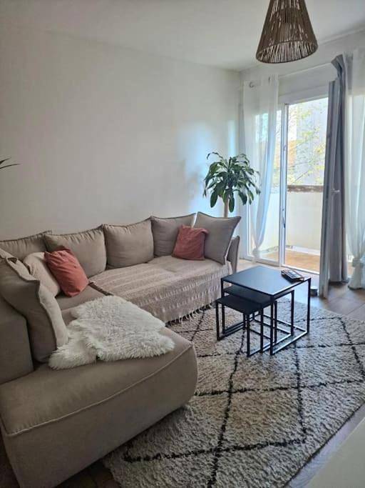 Gîte pour 4 personnes, avec balcon dans Gare De Hyeres - 3
