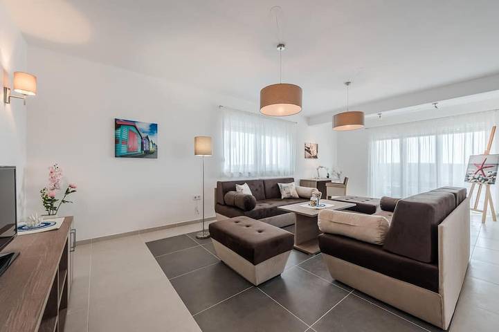 Ferienhaus für 8 Personen, mit Balkon, mit Haustier in Sukosan