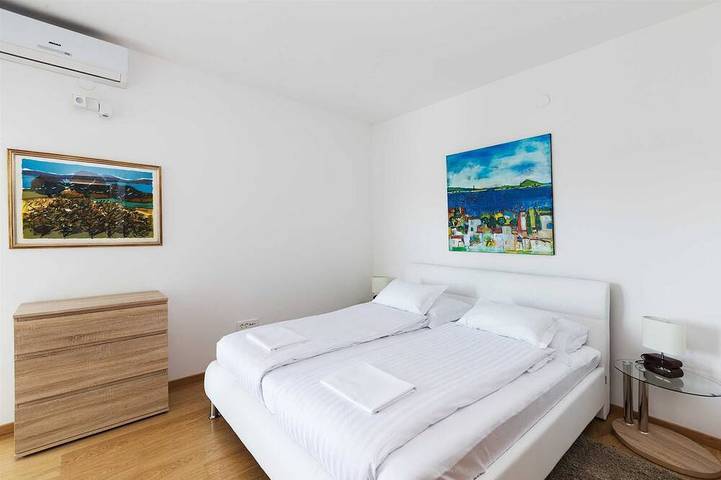 Villa pour 12 personnes, avec balcon ainsi que jacuzzi et jardin à Punat - 4