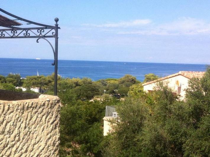 Appartement de vacances pour 6 personnes, avec piscine ainsi que vue et terrasse