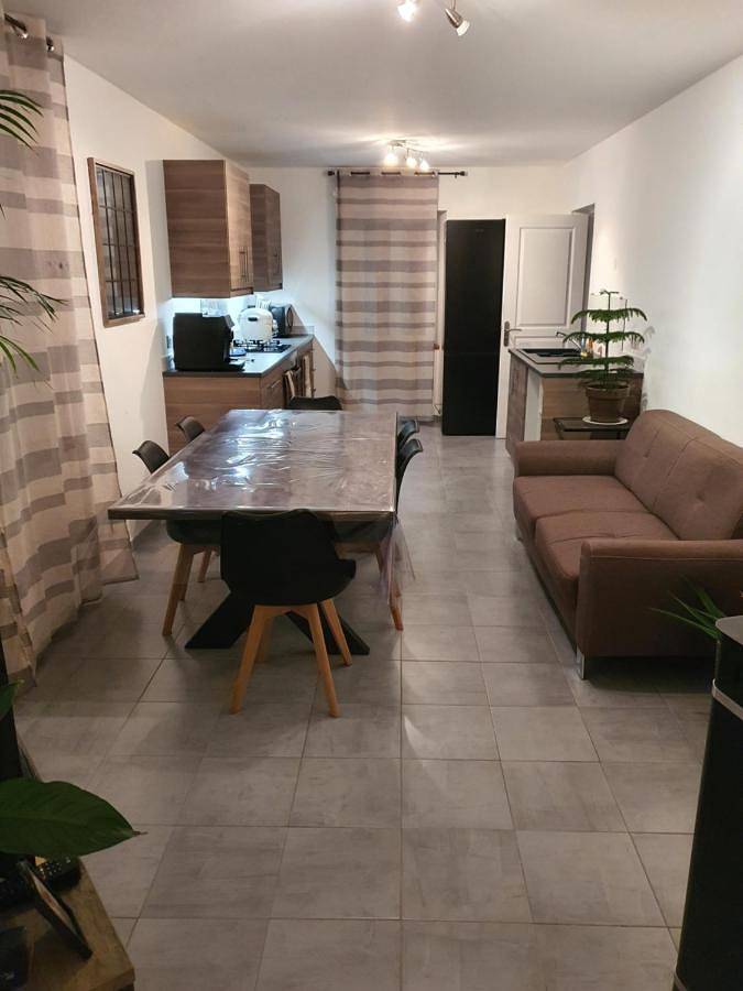 Gîte pour 2 personnes, avec jardin à Villeneuve-sur-Yonne - 2