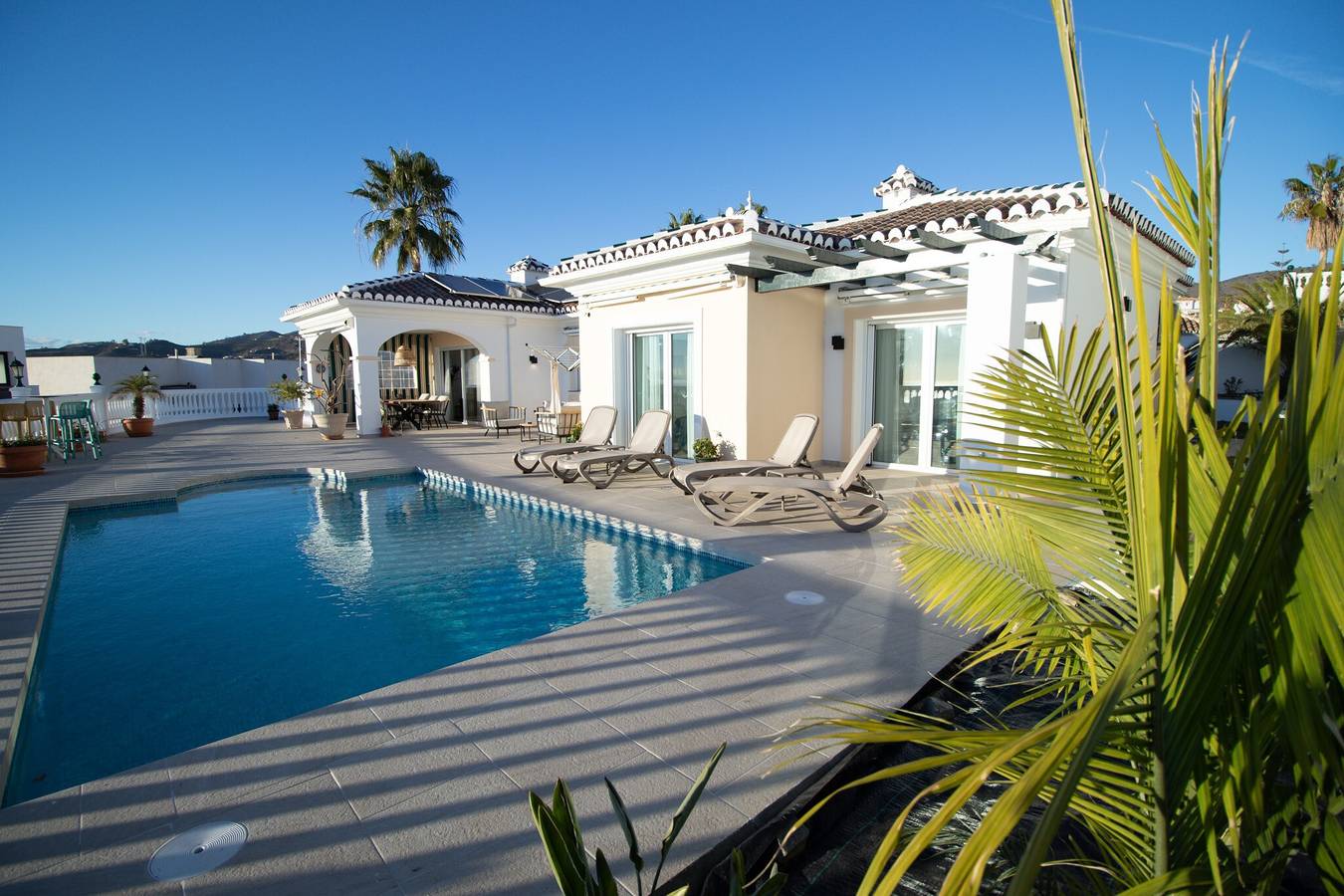 Villa 'Rd01 Atalaya' met Uitzicht op Zee, Wifi en Airconditioning in Torrox Costa, Torrox