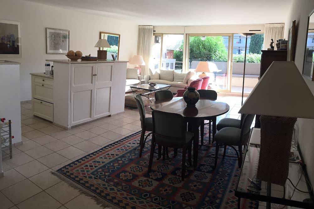 Entire apartment, Luxury apartment in Saint-Tropez in Saint-Tropez, Mediterranean Coast (France)