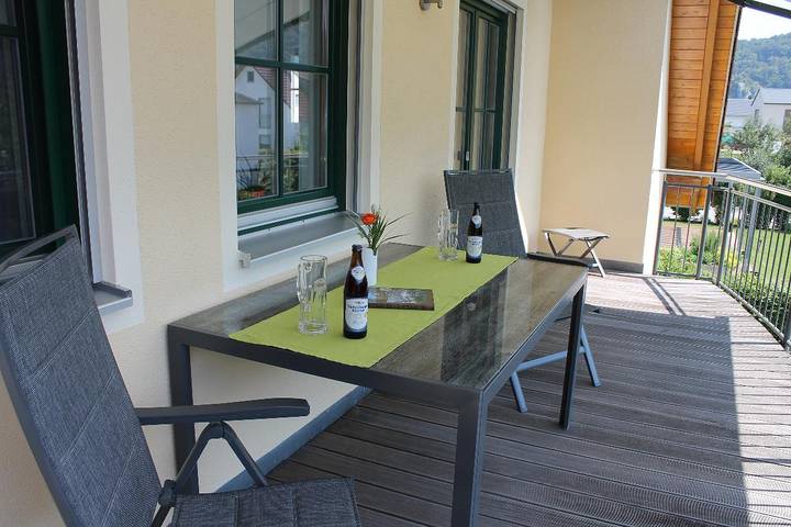 Ganze Wohnung, Ferienwohnung Faber - Ferienwohnung Faber mit großen Südbalkon, elektr. Markise in ruhiger Lage im Altmühltal in Essing, Altmühltal