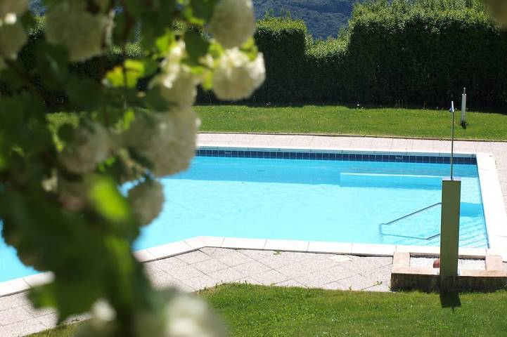Ferienhaus für 9 Personen, mit Whirlpool und Garten sowie Pool und Sauna