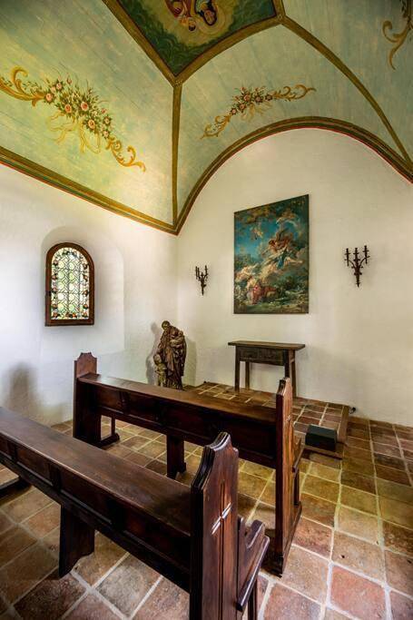 Location de vacances pour 12 personnes, avec terrasse ainsi que jardin et piscine à Junhac - 3