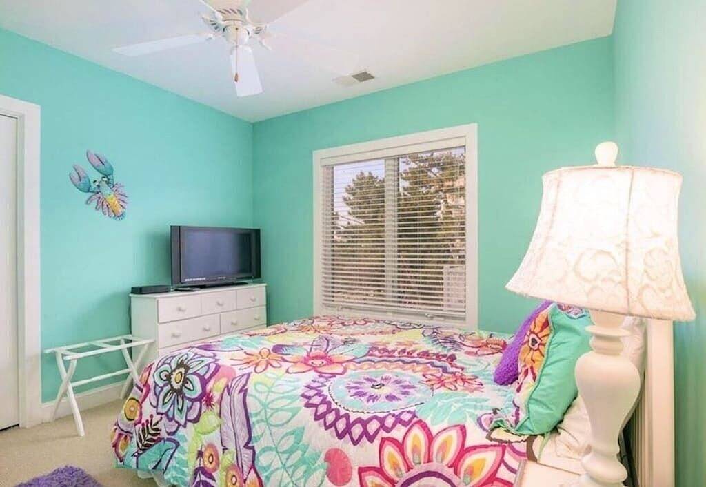 Beautiful Oceanside House in Fenwick Island De with 12 Person Hot Tub in Fenwick Island, Sussex County (Delaware)